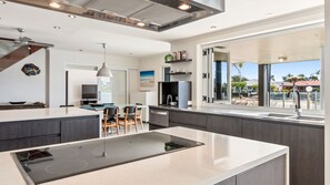 Dishwasher, coffee/tea maker, highchair