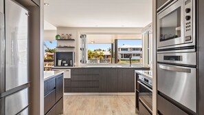 Dishwasher, coffee/tea maker, highchair