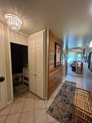 Interior - Nalu Aloha ~ Love and Aloha (Kahuku)