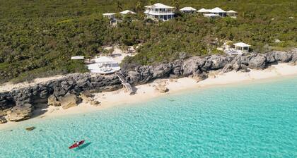 Sugar Beach Villa - Private Estate w/ 1000ft Oceanfront, Pool/Hot Tub, Concierge