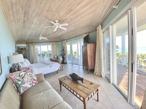 6 bedrooms, in-room safe, desk, iron/ironing board