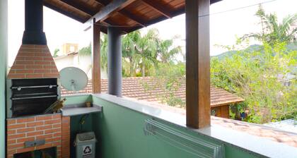 Cozy two-story house next to a green area and 400 meters from the beach.