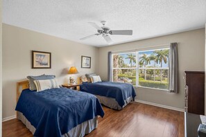 2 Schlafzimmer, Schreibtisch, Bügeleisen/Bügelbrett, WLAN