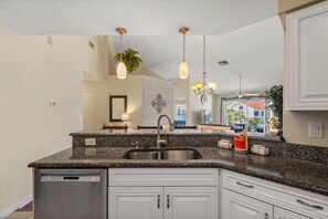 Interior - St Pete Isla Del Sol Vista Verde E 7-249 Pool 2/2 (Saint Petersburg)