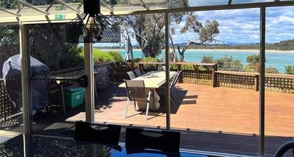 Direct Beach Access, Family-Friendly Oasis with Netflix, Apple TV, and Wi-Fi