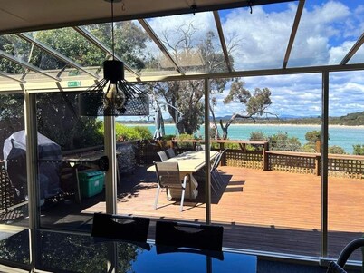 Direct Beach Access, Family-Friendly Oasis with Netflix, Apple TV, and Wi-Fi