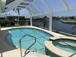 Pool -   Amazing Sunsets from your private Lanai! Pool and Jacuzzi! (Marco Island)