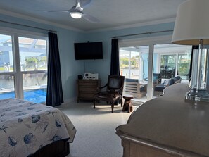 3 bedrooms, desk, iron/ironing board, free WiFi