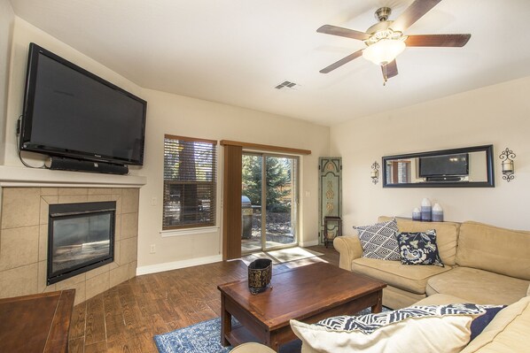 TV, fireplace - Comfy and Convenient Home Waiting For You! (Flagstaff)