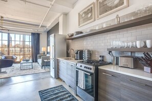 Coffee/tea maker, fridge, microwave, oven - PCM Studio · Floor-to-Ceiling Views · Walk to BeltLine (Atlanta)