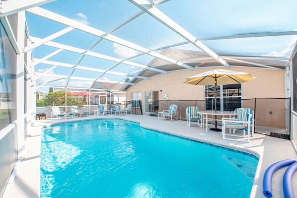 Lämmitetty uima-allas