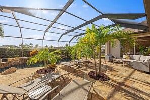 Terrace/patio - Villa Portofino - 4/2.5 Electric Heated Pool/Spa on Gulf Access, Tiki Hut, Close to the Cape Harbour (Cape Coral)