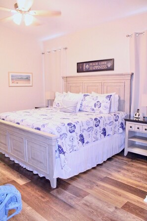 4 bedrooms, desk, iron/ironing board, travel crib