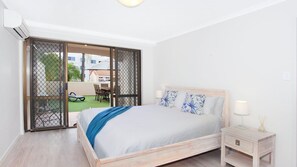 2 bedrooms, iron/ironing board, bed sheets