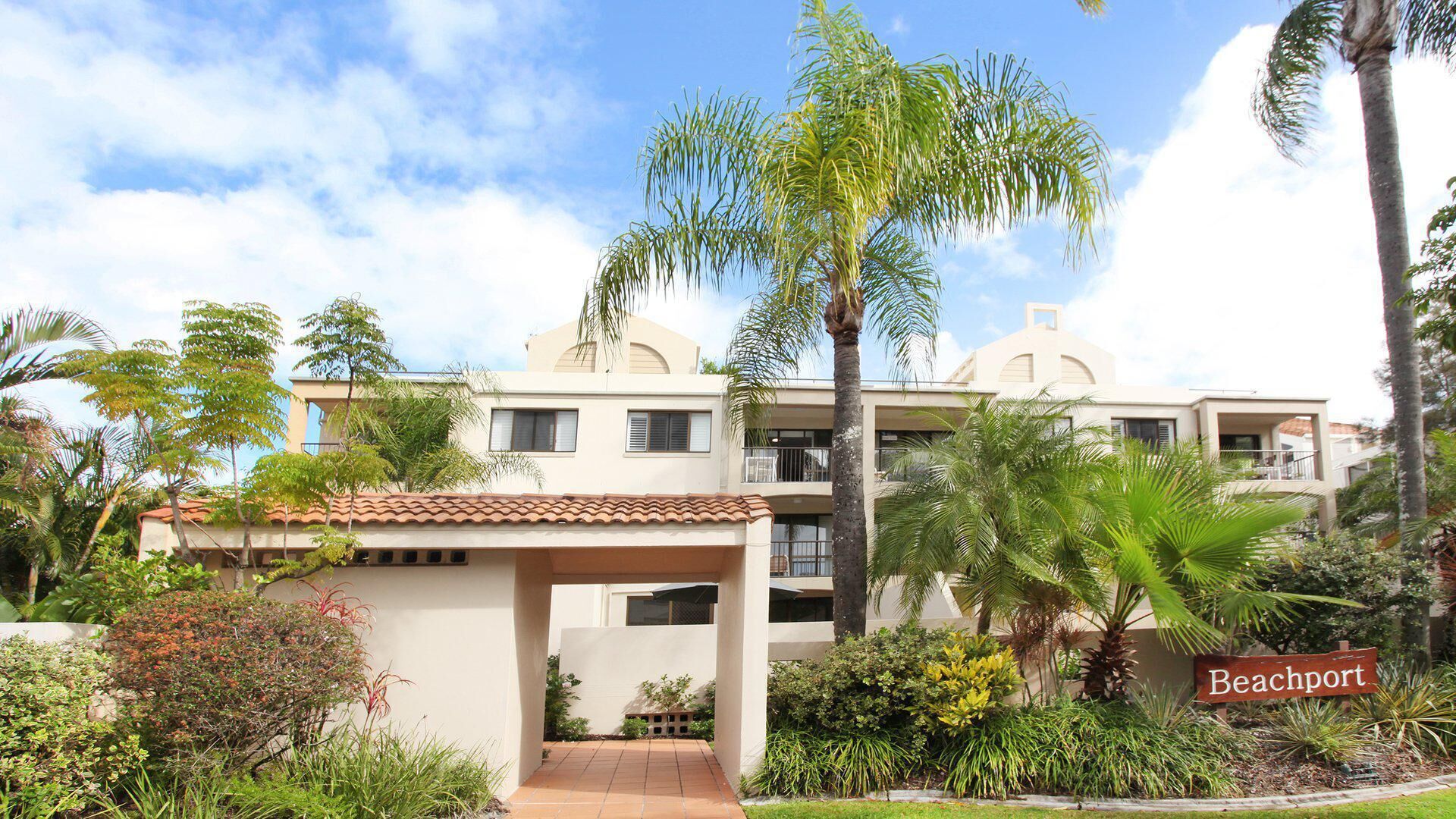 2 Bedroom Apartment with pool and reverse Air conditioning — image 20