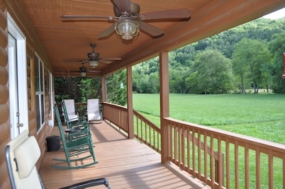 Riverfront Mountain Cabin with 2000’ of Trout River Fishing and Mountain Views