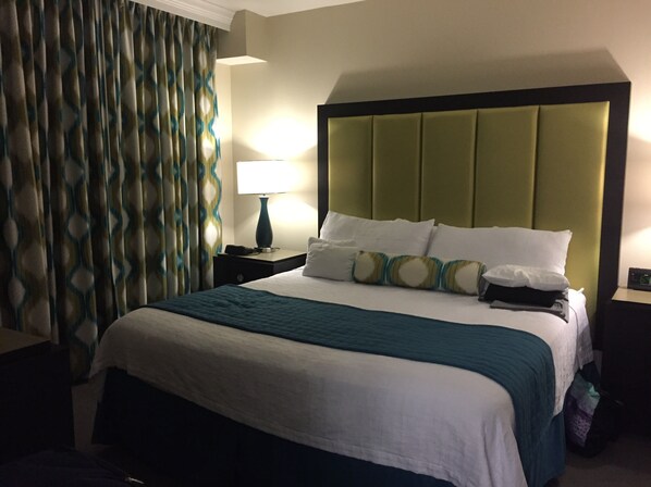 3 bedrooms, in-room safe, WiFi, bed sheets