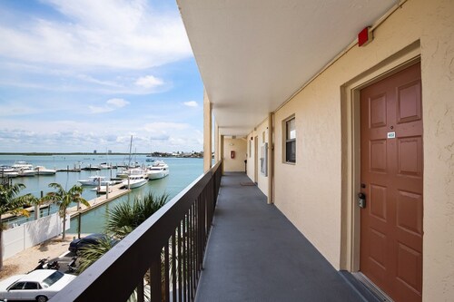 Renovated and ready-comfortable Condo