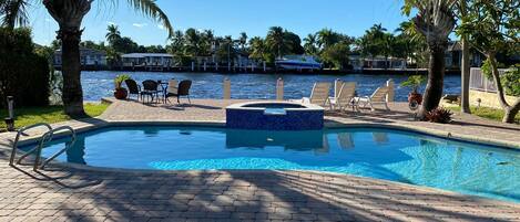 Piscine extérieure, piscine chauffée