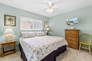 1 bedroom, desk, iron/ironing board, WiFi