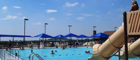 Piscine couverte, piscine extérieure