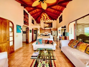 Smart TV, books, computer monitors, printers - Magic Mountain Villa Breathtaking Views w/Pool - Vista Atenas Lote 51 (atenas)
