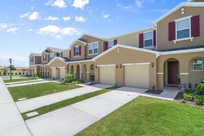 Exterior - Game Room Stay Near Disney with Resort Amenities (Kissimmee)