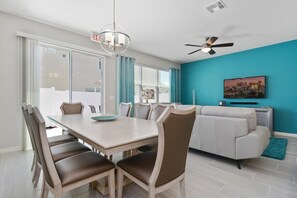 Dining - Game Room Stay Near Disney with Resort Amenities (Kissimmee)