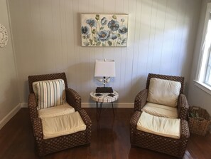 Interior - Vintage House Near Downtown & Beaches-Relax by the Fire Pit in Old Florida Vibes (St Augustine)
