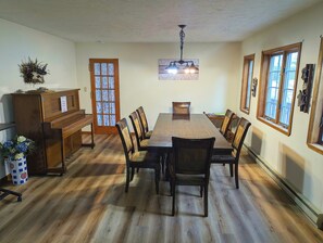 Dining - Spacious Lakefront Pocono Cottage with Dock, Game Room, Ski Nearby, Firepit (Pocono Lake)