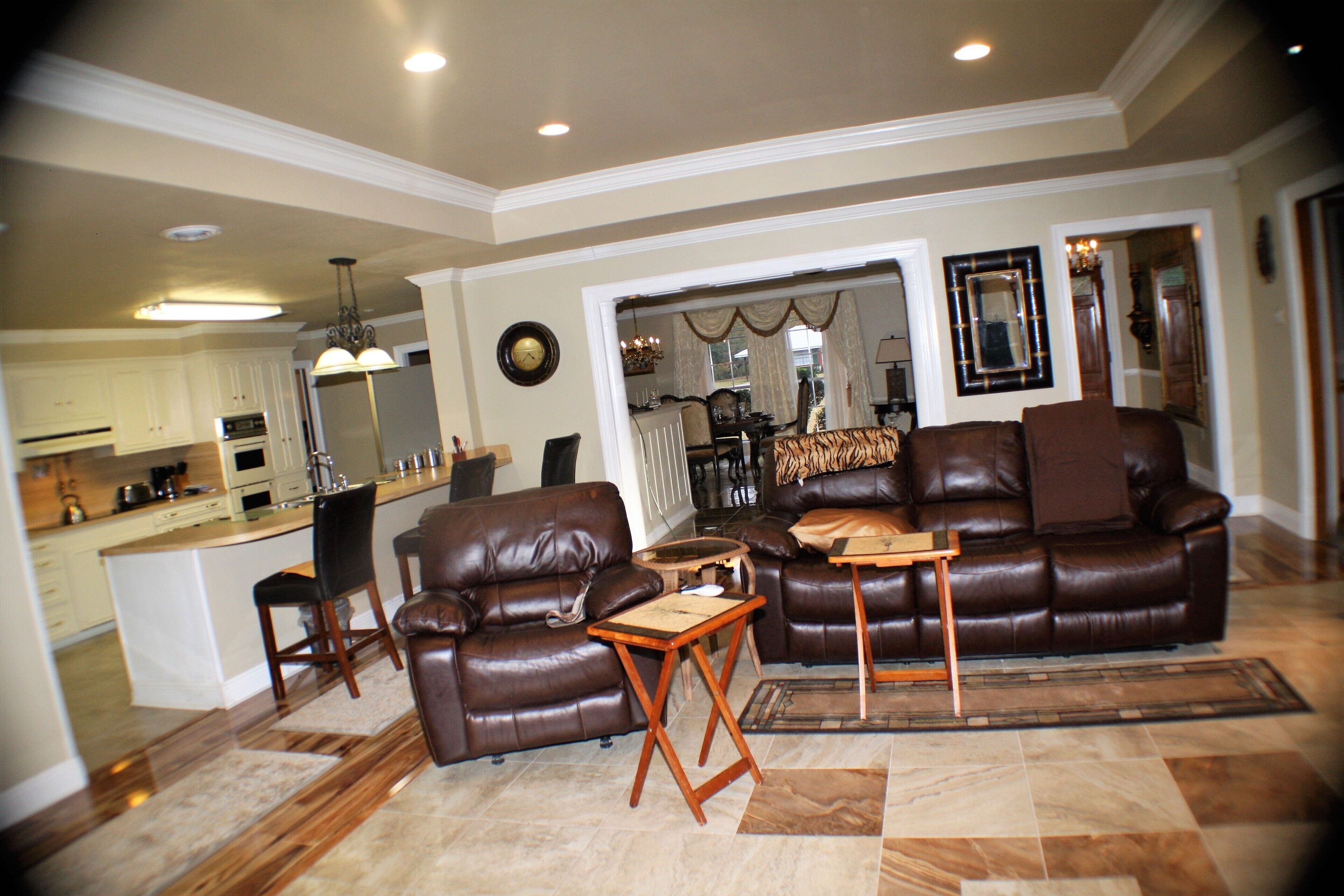 Smart-TV, Kamin, Videospiele, DVD-Player