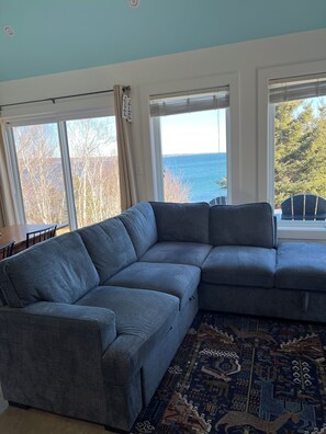 Smart-TV, Netflix, DVD-spiller og bøker