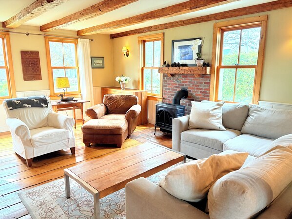 Téléviseur connecté, foyer, Netflix, livres