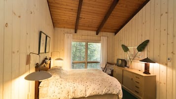 4 bedrooms, free WiFi, bed sheets