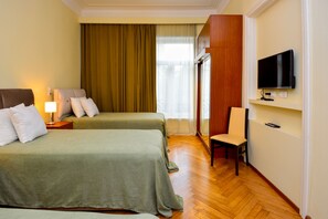 3 bedrooms, Internet, bed sheets - Gio Apartment in the heart of Tbilisi (Tbilisi)