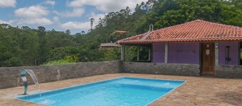 MINI FARM HOTEL TRANQUILITY SPACE | HEATED POOL | GAMES ROOM