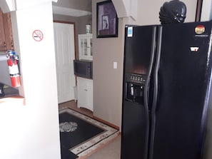 Interior - Bright, Welcoming Mountain Escape! Near Downtown! (Calgary)