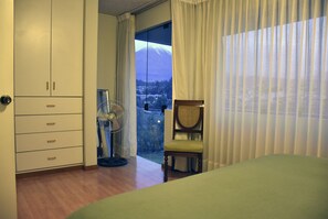 3 bedrooms, iron/ironing board, Internet, bed sheets