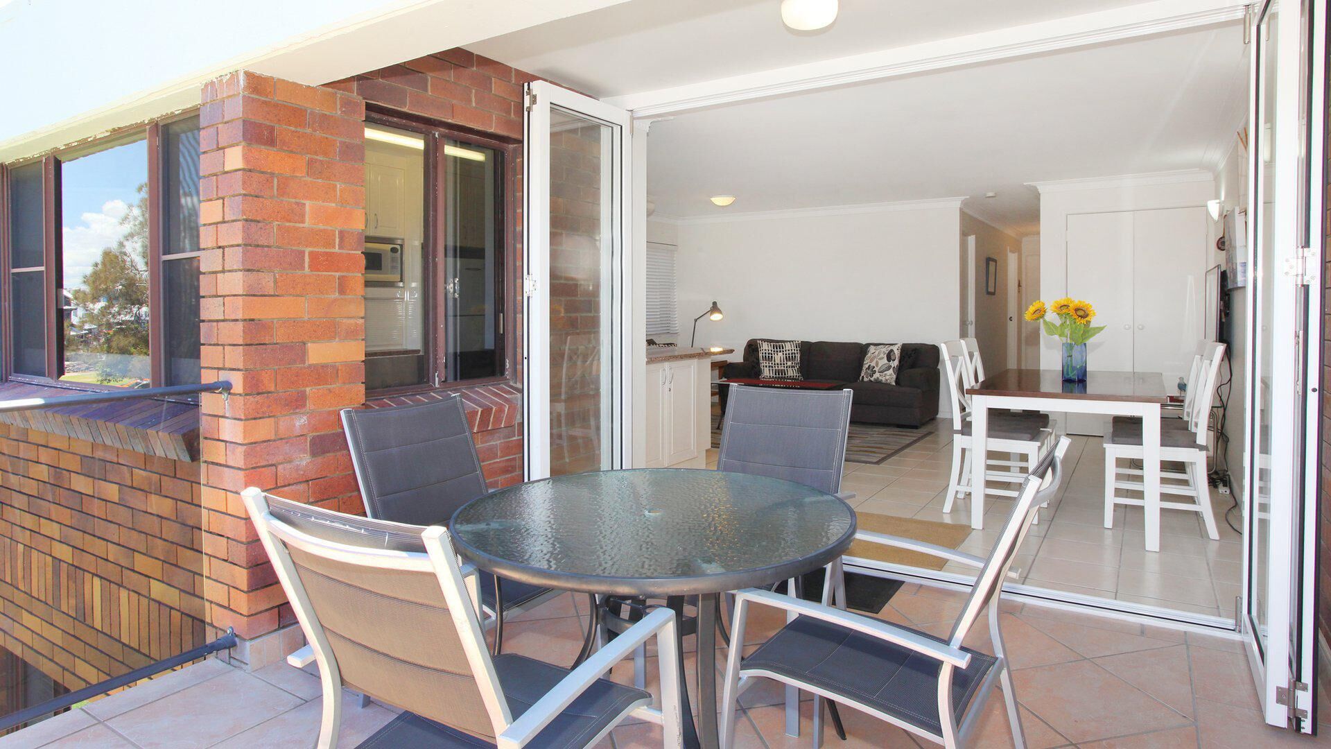 2 Bedroom Apartment in the heart of Mooloolaba — image 4
