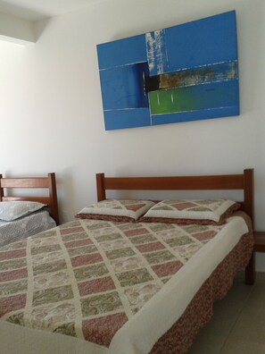 3 quartos, ferros/tábuas de passar roupa, Wi-Fi, roupa de cama