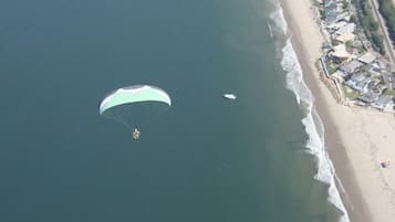 Beach nearby, sun loungers, beach towels
