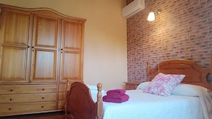 2 bedrooms, desk, iron/ironing board, free WiFi - Charming penthouse, with views of the city (ideal for families) (Onteniente)