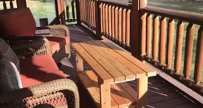 Log Cabin/screened porch, 9 Acres/ Mountain views