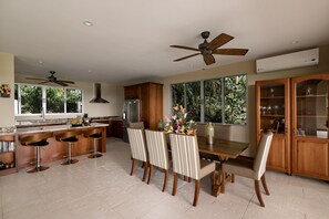 In-room dining - Villa Bella Vista:  Views, Privacy & Beach Proximity, We Have It All Right Here (manuel antonio)