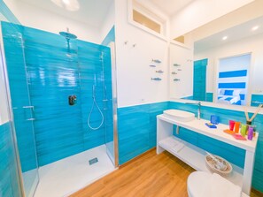 Shower, hair dryer, bidet, towels - Eden House, Amazing Seeview Apartment no Car needed Sorrento center no noise (Sorrento)
