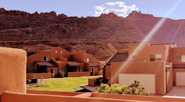 Exterior - Cairn House ~ 4A7, 3 Bed Townhome. Entertainment Lounge. Upstairs Balcony. (Moab)