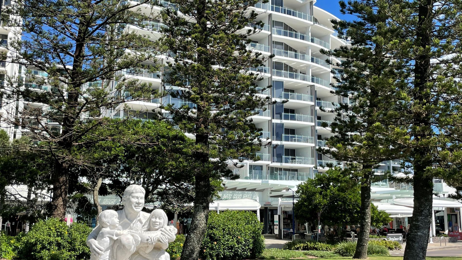 Oceans 201 by G1 Holidays - Three Bedroom Unit on Mooloolaba Esplanade — image 16