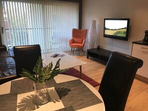 Interior - THE SAWMILL Glossy, Sleek, Peaceful City Centre ORANGE (Hull)