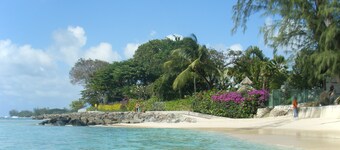BARBADOS TOURISM AUTHORITY APPROVED WITH POOL, BEACH CLUB, 4 MINS WALK TO BEACH