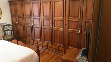 2 sovrum, strykjÀrn/strykbrÀda, gratis wi-fi och sÀngklÀder